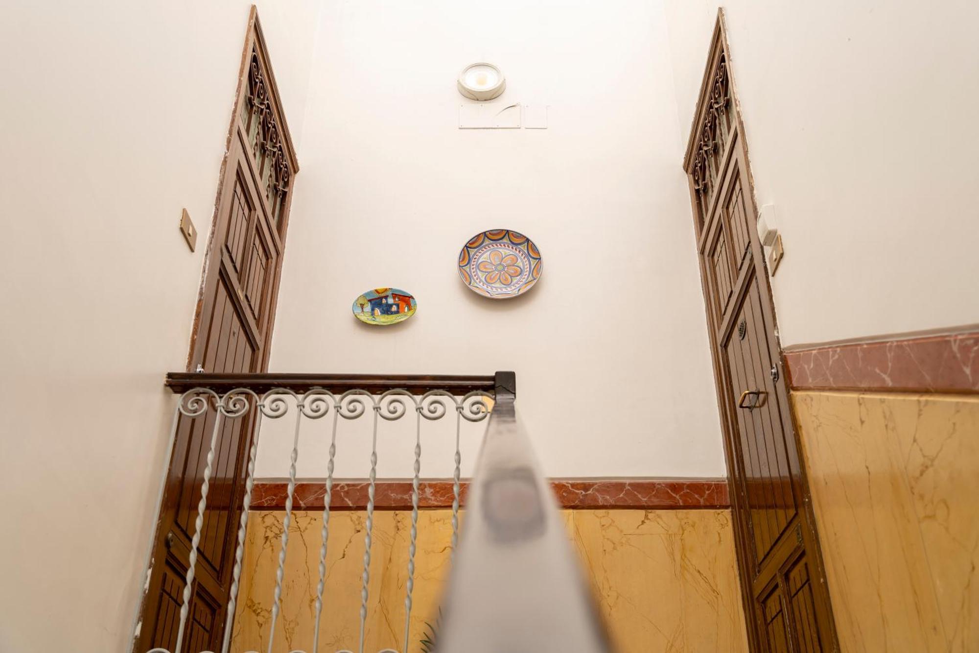 Apartamento Centro Stazione Aeroporto Wi-Fi&Self Check-In Palermo Exterior foto